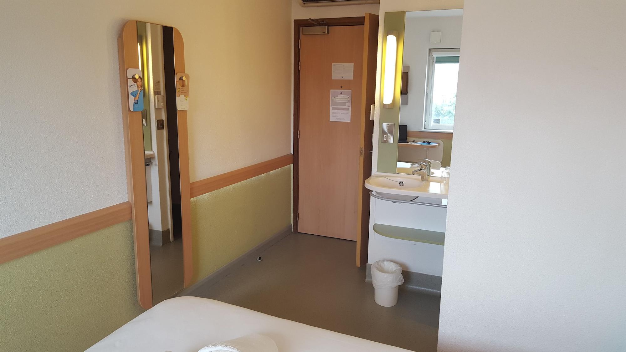 Hotel Ibis Budget Centre Crown Point Road 2*